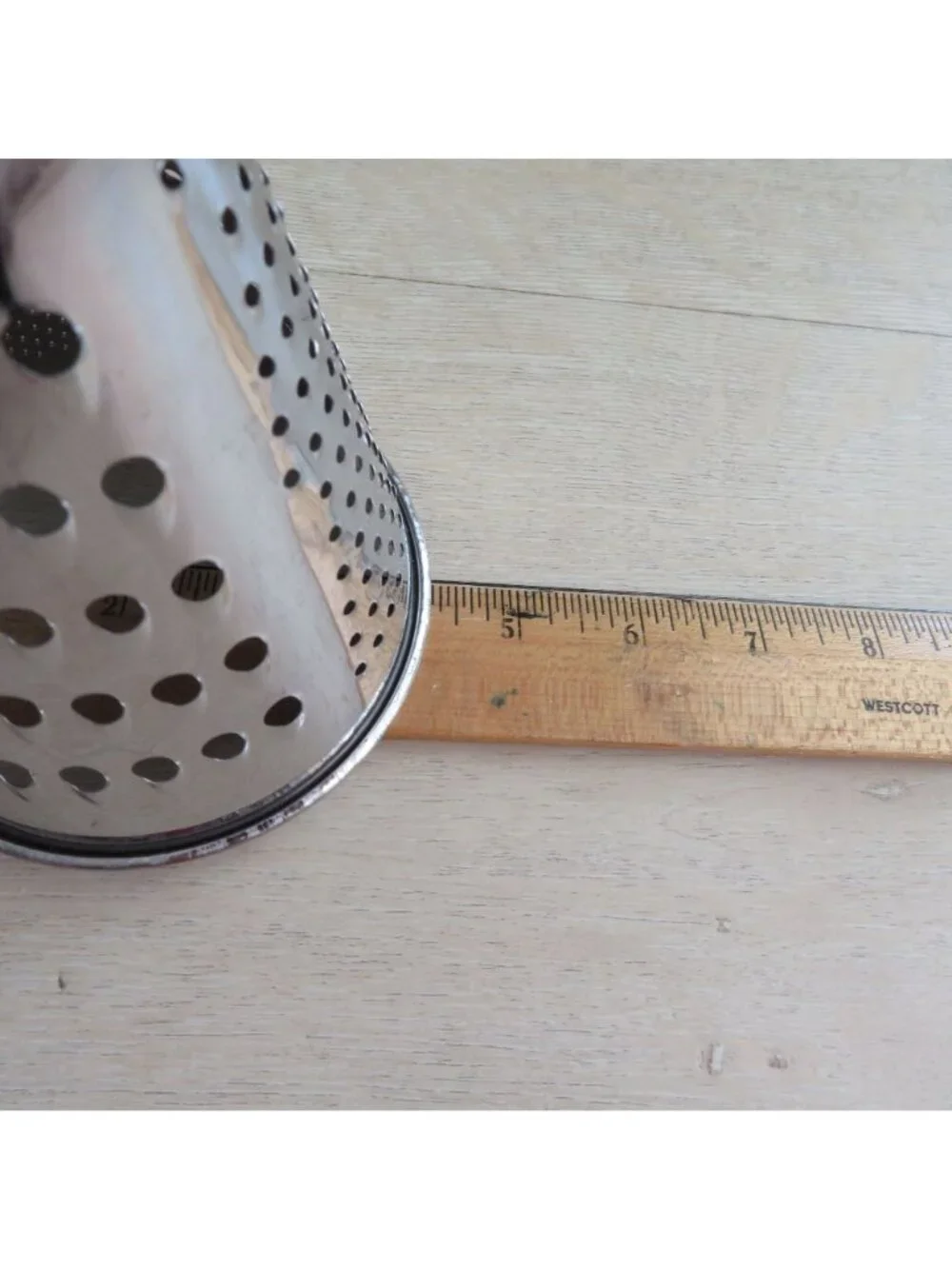 Williams Sonoma Stainless Steel Walnut Knob Handle Conical Cheese Grater Discont